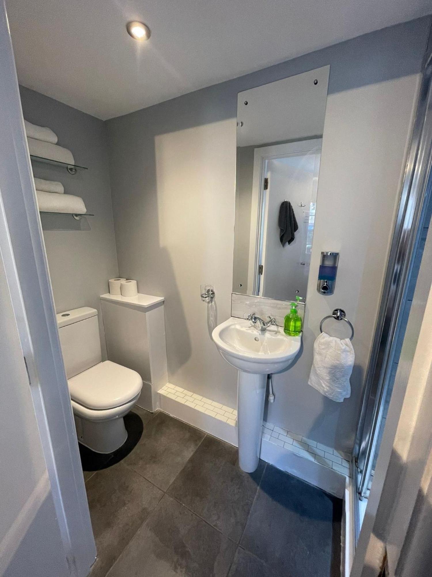 Black Bull With Rooms Upper Cumbernauld Esterno foto